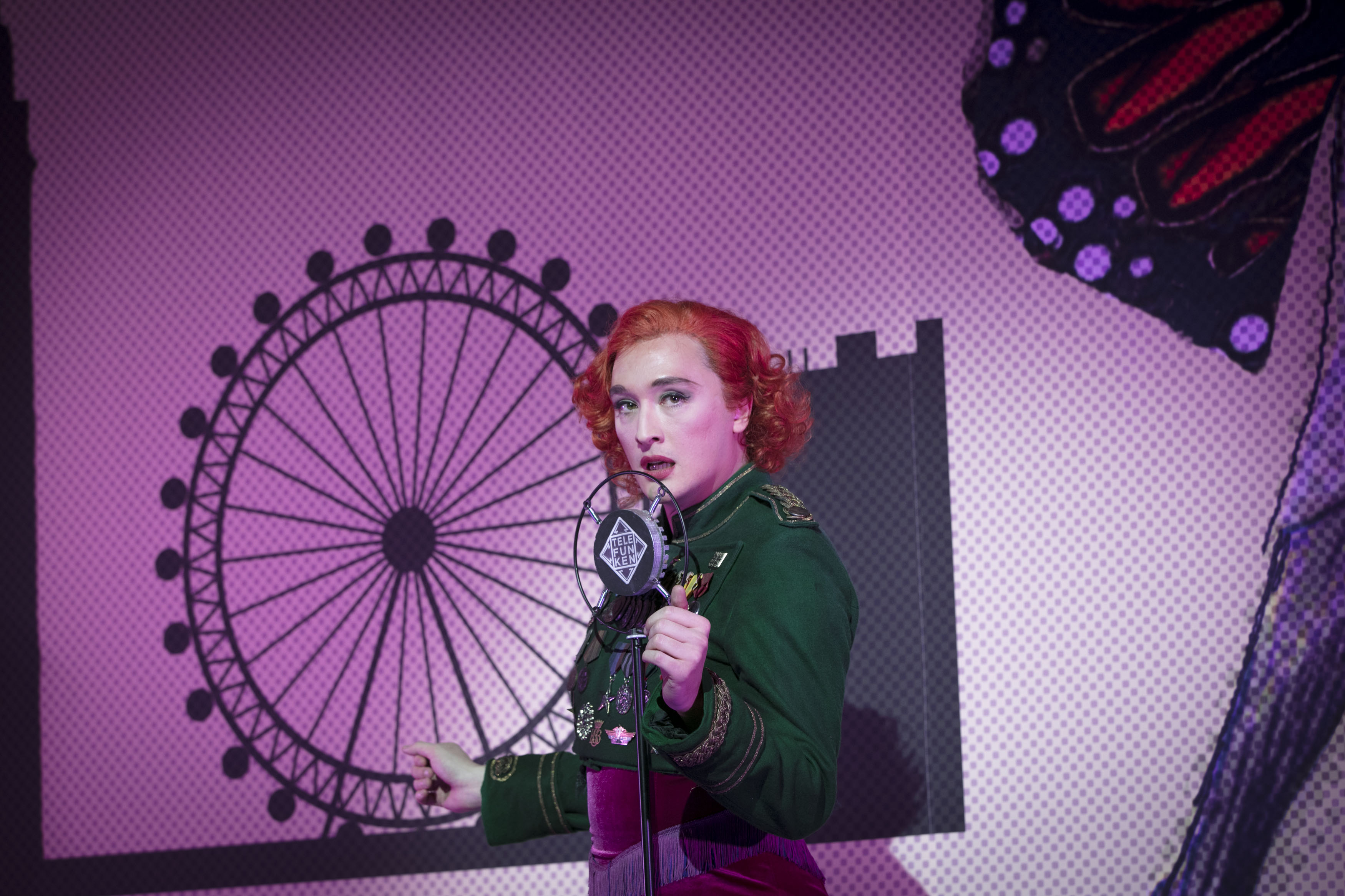 Läderlappen. Överste Orlovskijs fest. Överste Orlovskij (Richard Hamrin) och Doktor Falke (Anders Larsson)